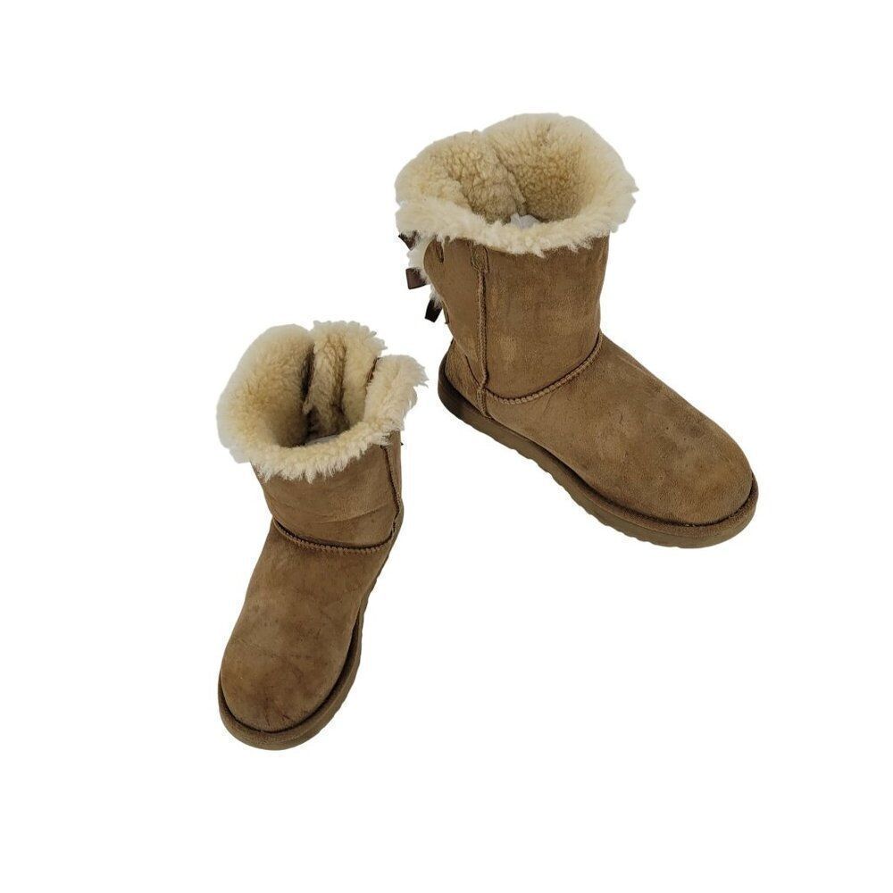 UGG‎ Australia Bailey Bow II Leather Boots 8 Chestnut Shearling Lined 1016225